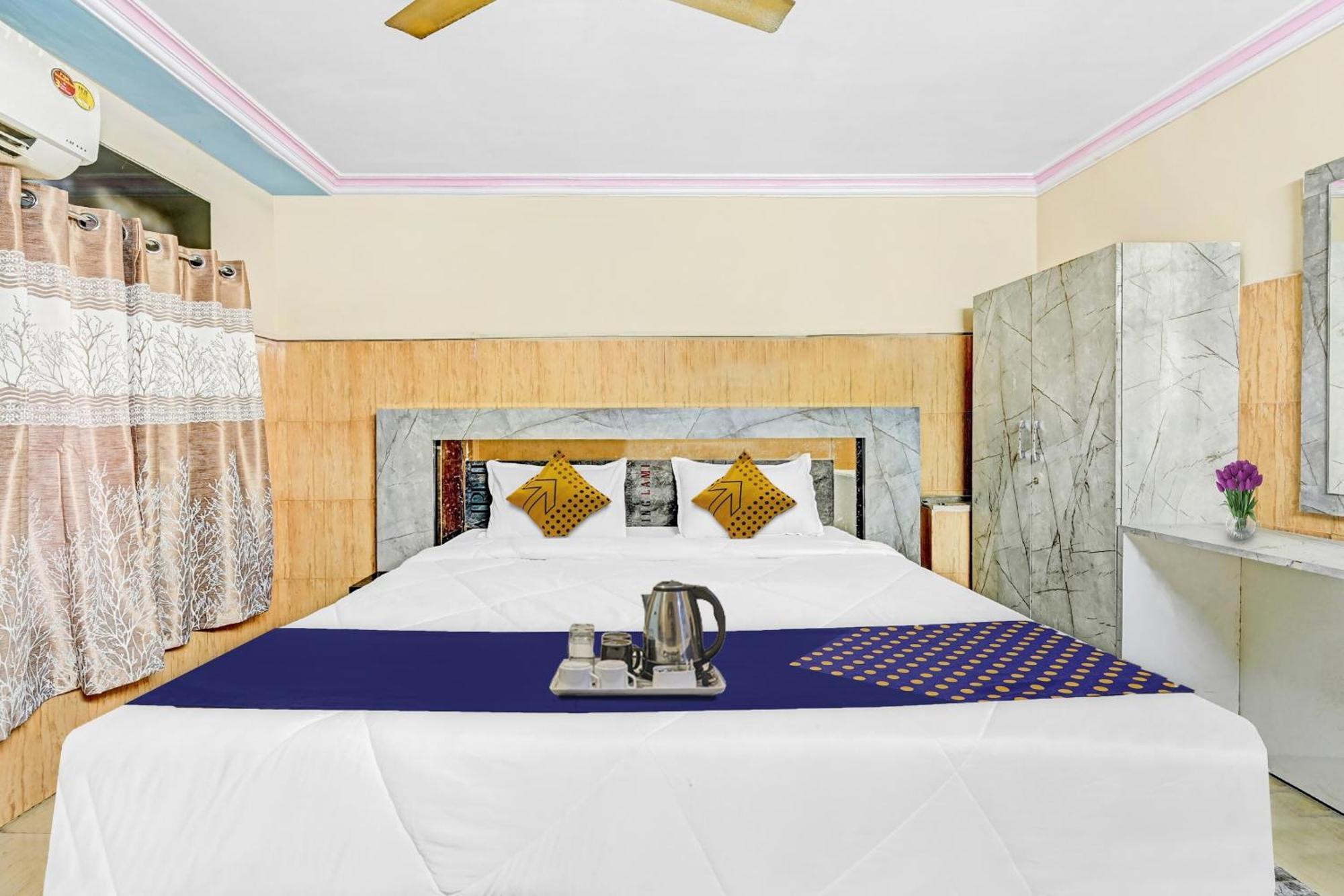 Spot On Svr Grand Hotel Vijayawāda Екстериор снимка