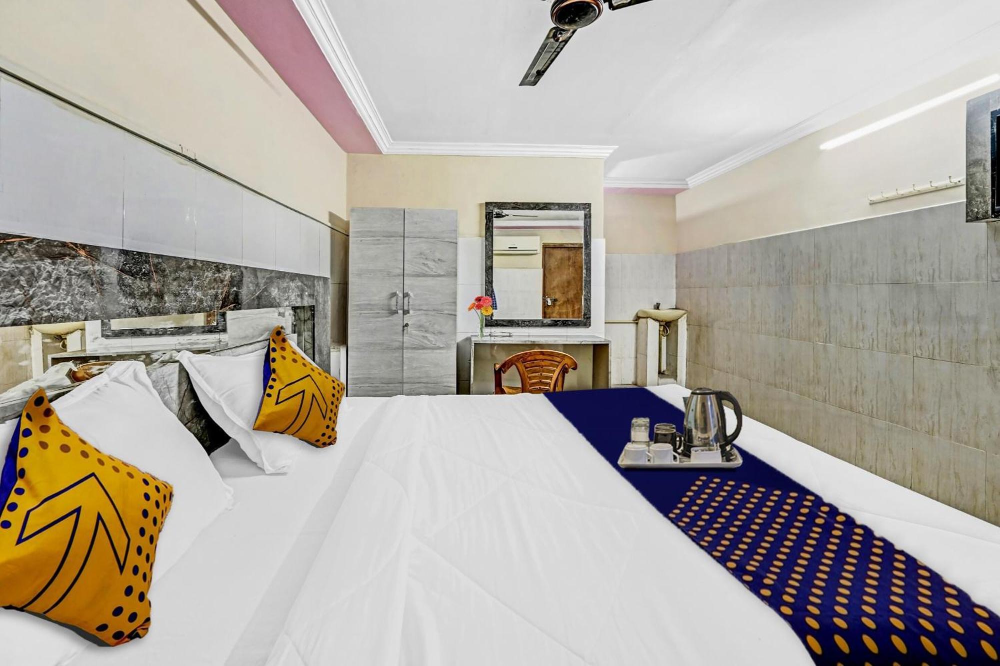 Spot On Svr Grand Hotel Vijayawāda Екстериор снимка