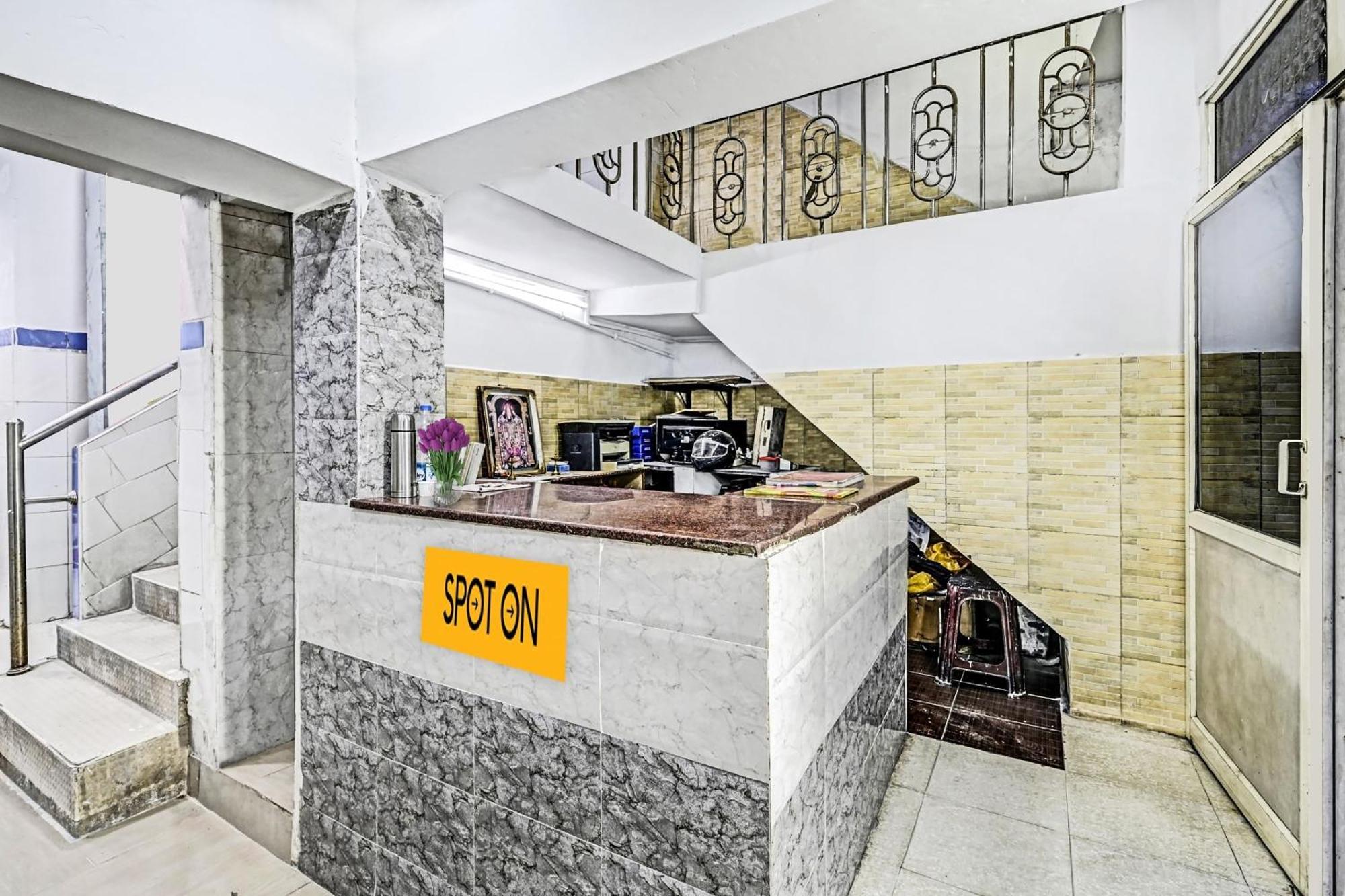 Spot On Svr Grand Hotel Vijayawāda Екстериор снимка